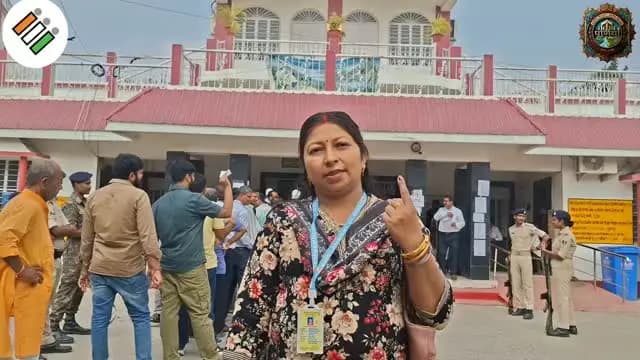 (मीडिया कोषांग, पूर्णिया)
आज दिनांक 23 अक्टूबर 2026 को जिला प्रशासन, पूर्णिया की कड़ी सुरक्षा व्यवस्था और चुस्त-दुरुस्त प्रशासनिक तैयारियों के बीच कोशी स्नातक निर्वाचन क्षेत्र के लिए मतदान की प्रक्रिया शांतिपूर्ण, स्वच्छ, पारदर्शी एवं निष्पक्ष माहौल में सम्पन्न हुआ।
Election Commission of India
Ceo Bihar Bihar
