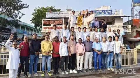 निम्बाहेड़ा: निंबाहेड़ा में शेखावत सर्किल पर विधायक कृपलानी के नेतृत्व में भैरोंसिंह शेखावत की जयंती पर श्रद्धांजलि कार्यक्रम आयोजित
