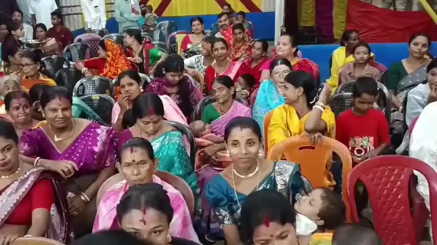 ঢেকিয়াজুলি ভাগ: ঢেকীয়াজুলিৰ বাঘমাৰা পুখুৰীৰ পাৰত মহিলা সকলৰ মাজত উৰুলি প্ৰতিযোগিতা