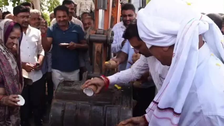 ભુજ: કોટડા ઉગમણાથી આથમણા રોડ પર નવા પુલનું ખાતમુહૂર્ત સંપન્ન