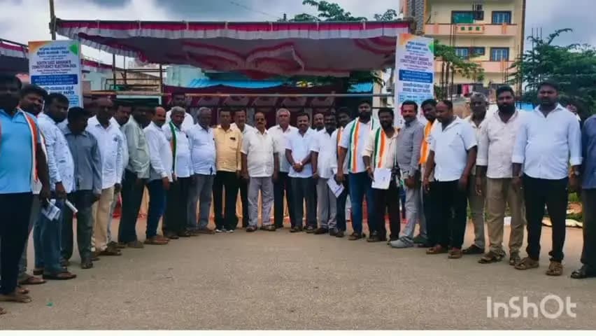 ಕೋಲಾರ: ಆಗ್ನೇಯ ಪದವೀಧರ ಕ್ಷೇತ್ರದ ಚುನಾವಣೆಯು ವೇಮಗಲ್ ಹೋಬಳಿಯಲ್ಲಿ ಶಾಂತಿಯುತವಾಗಿ ಮುಕ್ತಾಯಗೊಂಡಿದ್ದು, ಒಟ್ಟಾರೆ ಶೇಕಡಾ 82 ರಷ್ಟು ಮತದಾನ