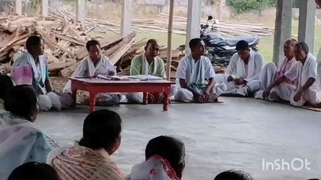 বিশ্বনাথ: গড়েহাগী বৰনামঘৰত মহাৰজত জয়ন্তীৰ প্ৰস্তুতি সম্পৰ্কত গড়েহাগী প্ৰাথমিক শাখাৰ গঠনমূলক সভা সম্পন্ন