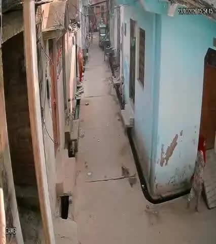 फतेहपुर: सदर के पीरनपुर कबाड़ी मार्केट में जमकर हुआ पत्थराव, क्षेत्र में तनाव की स्थिति, पुलिस बल मौके पर मौजूद
