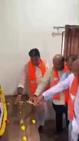 ગોધરા: ભાજપ કાર્યાલય ‘શ્રી કમલમ્’ ખાતે ‘લોકતંત્ર બચાવો, ભીડતંત્ર હટાવો અભિયાન-2026’ અંતર્ગત પદયાત્રાના આયોજનને લઈ બેઠક