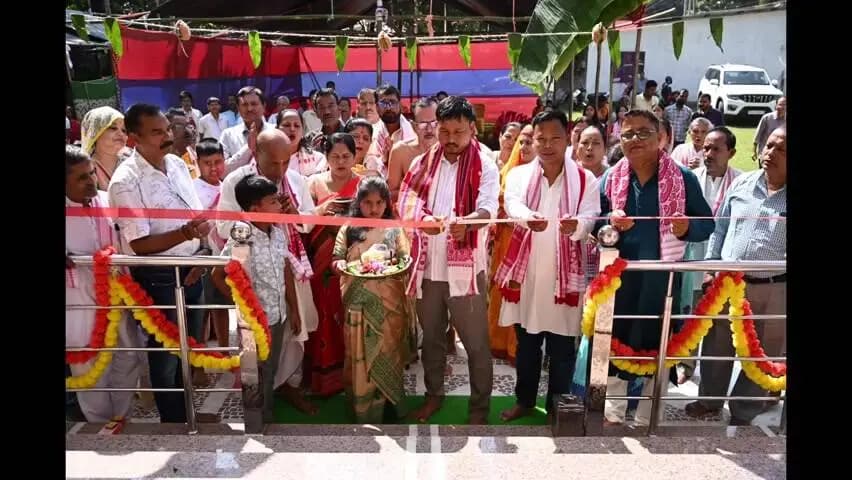 বালিজানা: গোৱালপাৰাৰ ভালুকডুবিত শ্ৰী শ্ৰীশ্ৰী মাঁ কালী মন্দিৰৰ নৱনিৰ্মিত গৃহৰ দ্বাৰ মুকলি কৰে বিধায়ক পৱিত্ৰ ৰাভাই