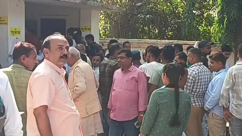 मरवन: मड़वन में स्नातक निर्वाचन: 57.09%, शिक्षक निर्वाचन: 83.78% मतदान दर्ज