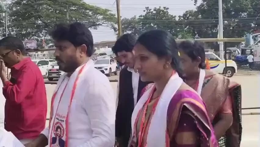 భీమవరం: జడ్పీటీసీ భీమవరం కూటమి అభ్యర్థిగా కత్తుల సిరిమహాలక్ష్మి నామినేషన్
