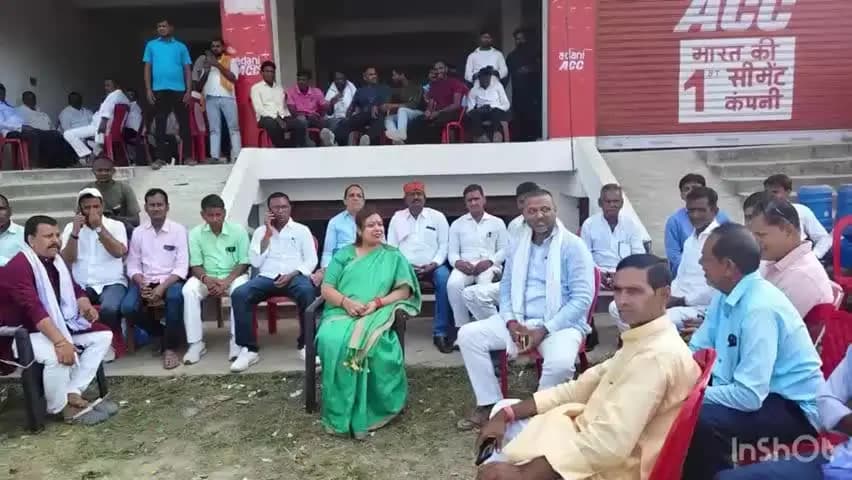 रोह: रोह में विधायक विनीता मित्रा ने विभिन्न स्थानों पर लोगों से मुलाकात की और जनसमस्याएं सुनीं