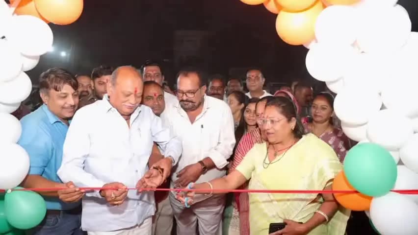 હાલોલ: હાલોલ ખાતે ‘સ્વદેશી મેળાનો ભવ્ય પ્રારંભ ધારાસભ્ય જયદ્રથસિંહ પરમારના હસ્તે કરવામાં આવ્યું