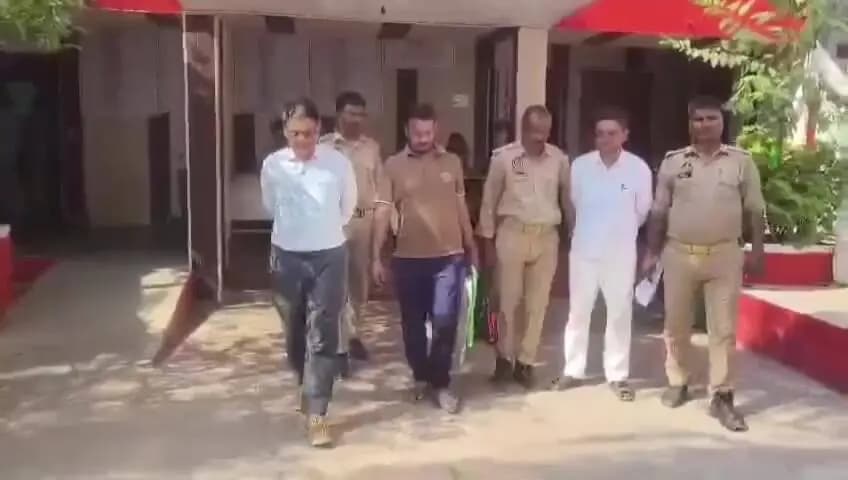 ललितपुर: ललितपुर कोतवाली ललितपुर पुलिस ने 3 नफर वारंटियों को किया गिरफ्तार