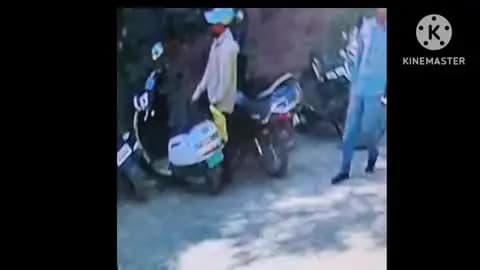 ललितपुर: शहर के डॉन बॉस्को स्कूल के सामने से अज्ञात चोर ने स्कूटी में रखे ₹50,000 चुराए, घटना सीसीटीवी में कैद