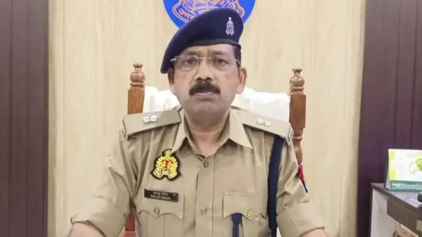 ललितपुर: थाने में पिस्टल से चली गोली, युवक हुआ घायल, दो पुलिसकर्मी निलंबित, घटना की जानकारी अपर पुलिस अधीक्षक ने दी