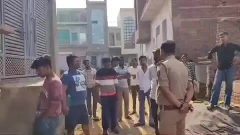 हाथरस: दूध पीने से 3 लोगों की तबीयत बिगड़ी, अस्पताल में एक बच्चे को डॉक्टरों ने किया मृत घोषित, दूसरे बच्चे व युवक को किया रेफर