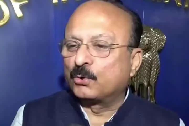 करोल बाग: शिक्षा विभाग पर लगे आरोपों पर भड़के मंत्री आशीष सूद, कहा- तथ्यों के साथ जवाब देने को तैयार