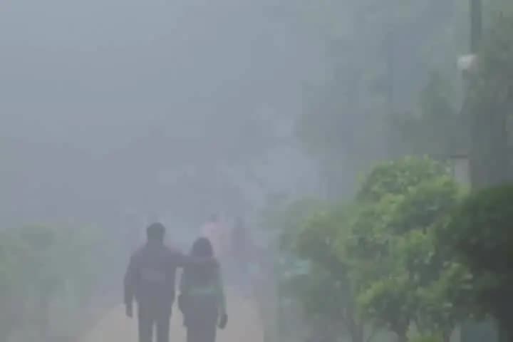 दिल्ली-NCR में बदलेगा मौसम, 17 डिग्री तक गिर सकता है न्यूनतम तापमान
