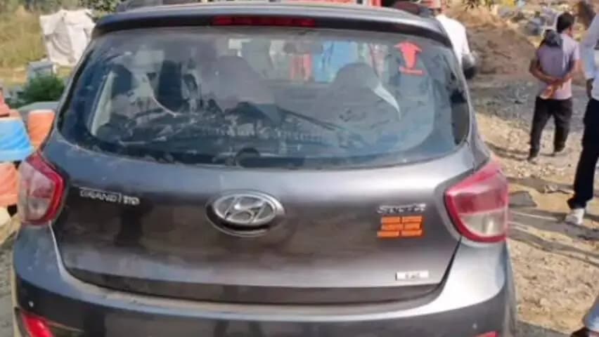 जौनपुर: कार की टक्कर से स्कूटी सवार वृद्ध घायल, दोनों घुटने टूटे