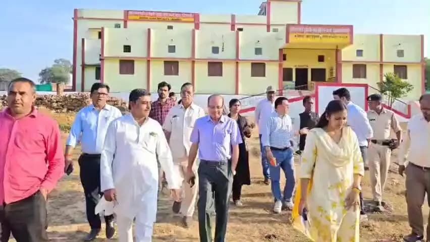 हनुमना: हनुमना तहसील के पिपराही छात्रावास में 42 में से सिर्फ 2 छात्र मिले, प्रभारी अधीक्षक निलंबित
