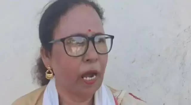 ডিফু: ৰজাপথাৰ কাছমাৰীত প্ৰেৰণা মহিলা সংঘৰ দ্বিতীয় বাৰ্ষিক অধিৱেশন,কুকিলকণ্ঠী গায়িকা পদ্মশ্ৰী পখিলা লেকথেপীক বিশেষ সম্বৰ্ধনা