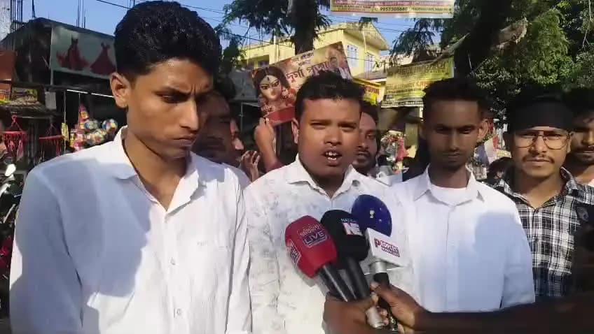 বিলাসীপাৰা ভাগ: সংখ্যালঘু সম্প্ৰদায়ৰ লোকক বিভিন্ন হাৰাশাস্তি কৰাৰ অভিযোগত বিলাসীপাৰাত মানব শৃংখল কাৰ্যসূচী সন্দৰ্ভত সভাপতিৰ প্ৰতিক্ৰিয়