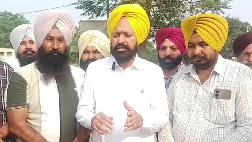 ਫਤਿਹਗੜ੍ਹ ਸਾਹਿਬ: ਗੁਰਦੁਆਰਾ ਸ੍ਰੀ ਜੋਤੀ ਸਰੂਪ ਸਾਹਿਬ ਤੋਂ ਬਿਬਾਨਗੜ੍ਹ ਸਾਹਿਬ ਰਾਹੀਂ ਫਤਿਹਗੜ੍ਹ ਸਾਹਿਬ ਤੱਕ ਜਾਣ ਵਾਲੀ ਸੜਕ ’ਤੇ ਪ੍ਰੀਮਿਕਸ ਪਾਉਣ ਦਾ ਕੰਮ ਸ਼ੁਰੂ