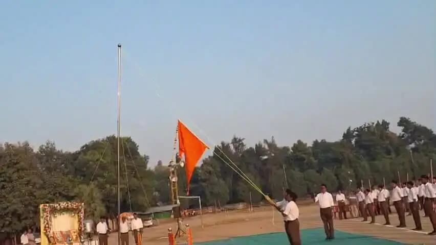 ସୋନପୁର: ସୁବର୍ଣ୍ଣପୁର ରୟାଲ ପଡିଆ ଠାରେ ଆର ଏସ ଏସ ର ଧ୍ଵଜ ଉତ୍ତଳନ ସହ, ବିଜୟା ଦଶମୀ ପର୍ବ ପାଳନ