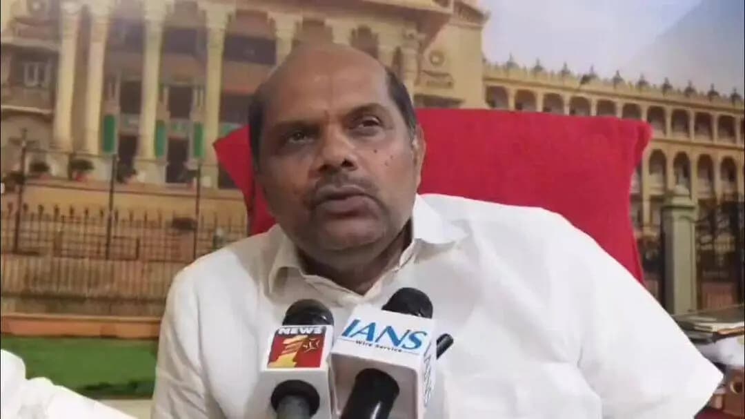 ಬೀದರ್: ಸಿದ್ದರಾಮಯ್ಯ ವಿರುದ್ಧ ಸ್ಟಿಂಗ್ ಆಪರೇಷನ್ ಮಾಡಿದವರಿಗೆ ಒದ್ದು ಒಳಗೆ ಹಾಕಬೇಕು: ನಗರದಲ್ಲಿ ಮಾಜಿ ಸಚಿವ ಬಂಡೆಪ್ಪ ಖಾಶೆಂಪೂರ ಹೇಳಿಕೆ