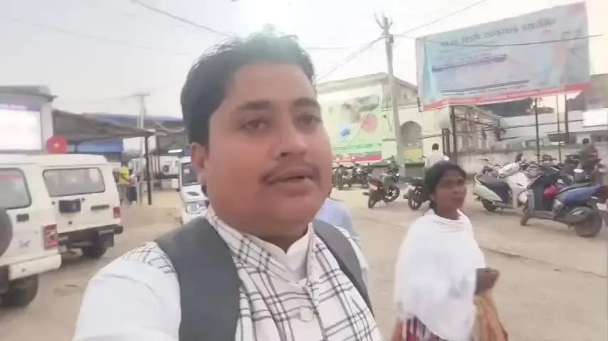 लोहरदगा: लोहरदगा में 24 दिनों में 20 मौतें, इंस्पेक्टर चंद्रशेखर आजाद ने घायल को अस्पताल पहुंचाकर पेश की इंसानियत