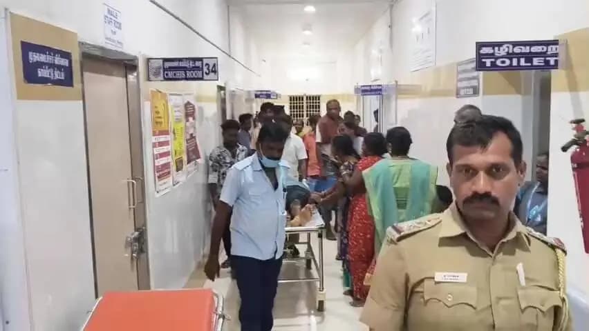 சங்கராபுரம்: சங்கராபுரம் அருகே இந்த மாதிரி கார் தலைக்குப்புற கவிழ்ந்து விபத்து - ஒருவர் உயிரிழப்பு