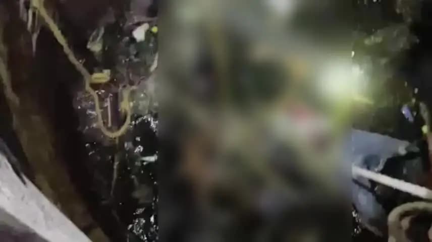 गंगधार: गुराडिया माना गांव में कुएं में गिरे युवक की हुई मौत, कांस्टेबल शंकर डोई ने देर रात कुएं में उतरकर निकाला शव