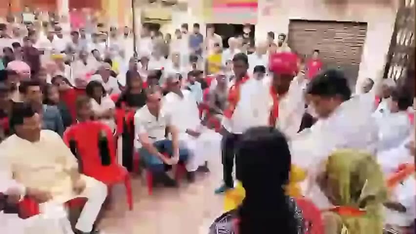 रायपुर: माथनिया पंचायत में सांसद दुष्यन्तसिंह ने नुक्कड़ सभाओं में जिला परिषद और जनपद सदस्य उम्मीदवारों के पक्ष में समर्थन मांगा