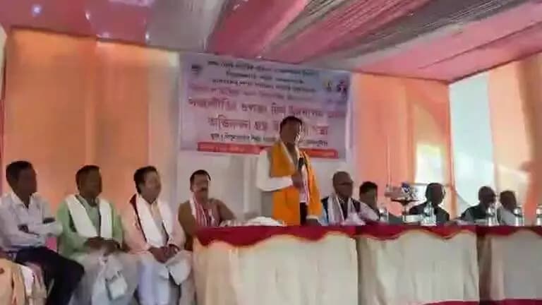 নাৰায়ণপুৰ: চৌদ্ধপনীয়াত অসম জ্যেষ্ঠ নাগৰিক সন্মিলন নাৰায়ণপুৰৰ উদ্যোগত গ্ৰন্থ উন্মোচনী সভা
