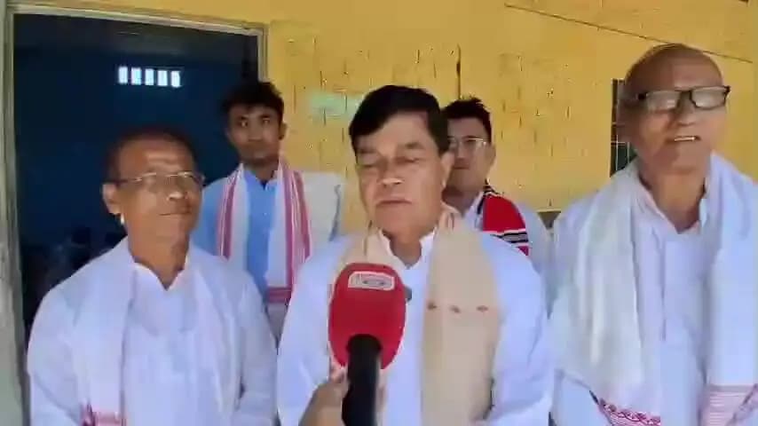 উত্তৰ লক্ষীমপুৰ: চৰাইমৰীয়াত ৯৬ সংখ্যক শ্রীমন্ত শঙ্কৰদেৱ সঙ্ঘৰ অধিৱেশনৰ উদ্দেশ্যে আঞ্চলিক ভিত্তিত সেৱক-সেৱিকাৰ প্রশিক্ষণ কর্মশালা