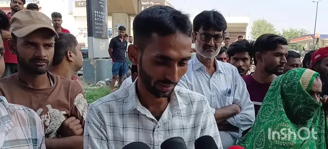 गोपालगंज: गोपालगंज के बंजारी स्थित राजीव रेजेंसी होटल में होटल कर्मी की चाकू मारकर हत्या, मृतक के भाई ने दी जानकारी