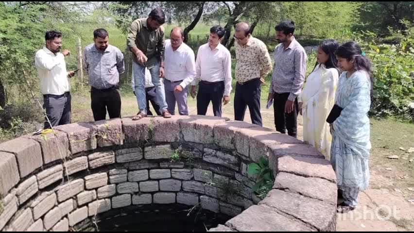 बेमेतरा: बेमेतरा में आयुक्त ने VB-G RAM G कार्यों का किया निरीक्षण, रोजगार बढ़ाने के दिए निर्देश