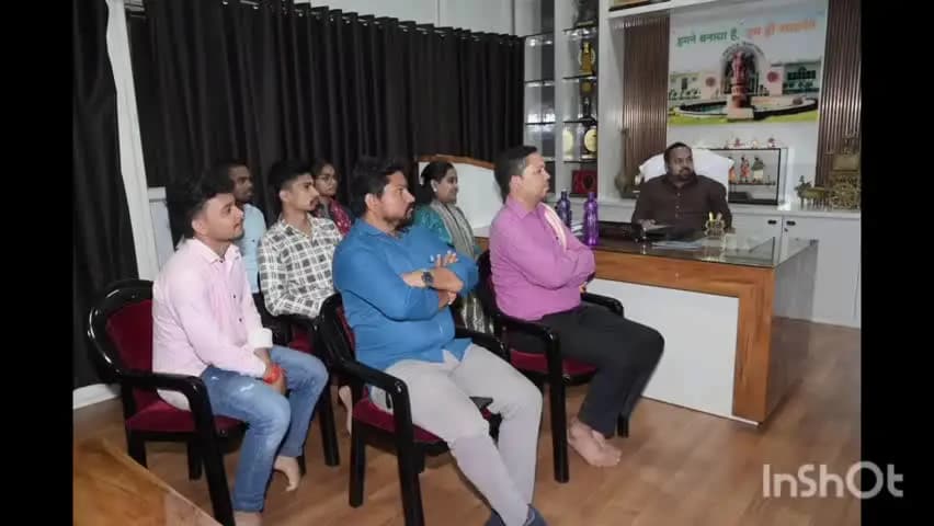 देवकर: बेमेतरा विधायक दीपेश साहू ने सुनी 'मन की बात' की 139वीं कड़ी, स्वदेशी और पर्यावरण संरक्षण पर दिया जोर