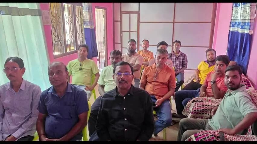 কমলপুর: কমলপুর কেন্দ্রের বিধায়ক মনকি বাত অনুষ্ঠান শ্রবণ করেন