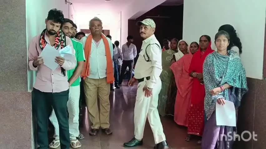 बेमेतरा: बेमेतरा कलेक्ट्रेट में जन चौपाल, कलेक्टर प्रतिष्ठा ममगाईं ने सुनीं लोगों की समस्याएं