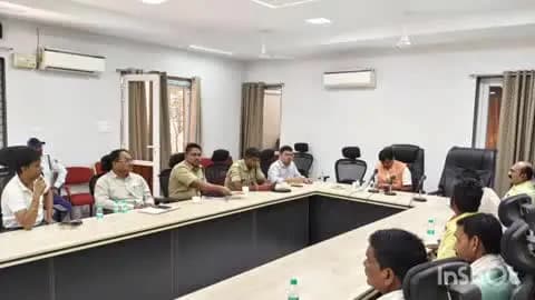 बेमेतरा: बेमेतरा नपा अध्यक्ष विजय सिन्हा ने शहर में यातायात दबाव को रोकने के लिए ली बैठक