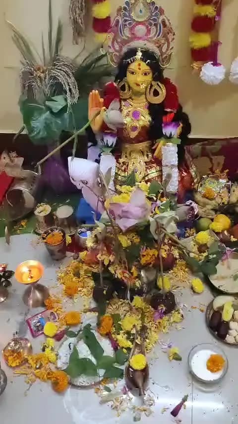 दंतेवाड़ा: *किरंदुल में बड़े ही धूमधाम से बंगाली परिवारों ने मनाया लक्ष्मी पूजा*
*विधि-विधान से मां लक्ष्मी की पूजा-अर्चना, परिवार