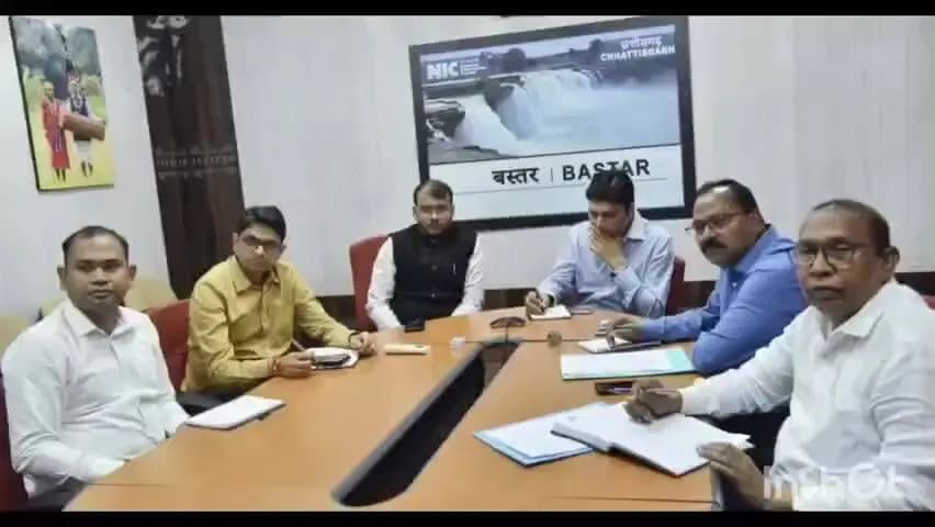 जगदलपुर: चक्रवात का अलर्ट, छत्तीसगढ़ में प्रशासन मुस्तैद, बस्तर के 4 जिले संवेदनशील, समीक्षा की अपर मुख्य सचिव मनोज कुमार पिंगुआ ने