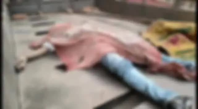बेगूसराय: बेगूसराय के खम्हार के पास तेज रफ्तार ट्रक ने 3 मोटरसाइकिल सवारों को कुचला, 2 की मौत, 1 घायल