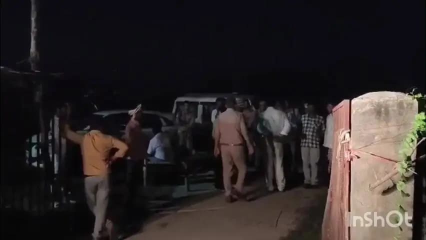 कुरावली: कुरावली क्षेत्र में गौशाला में छह गोवंश मृत मिलने का आरोप, आठ के कंकाल मिलने से मचा हड़कंप