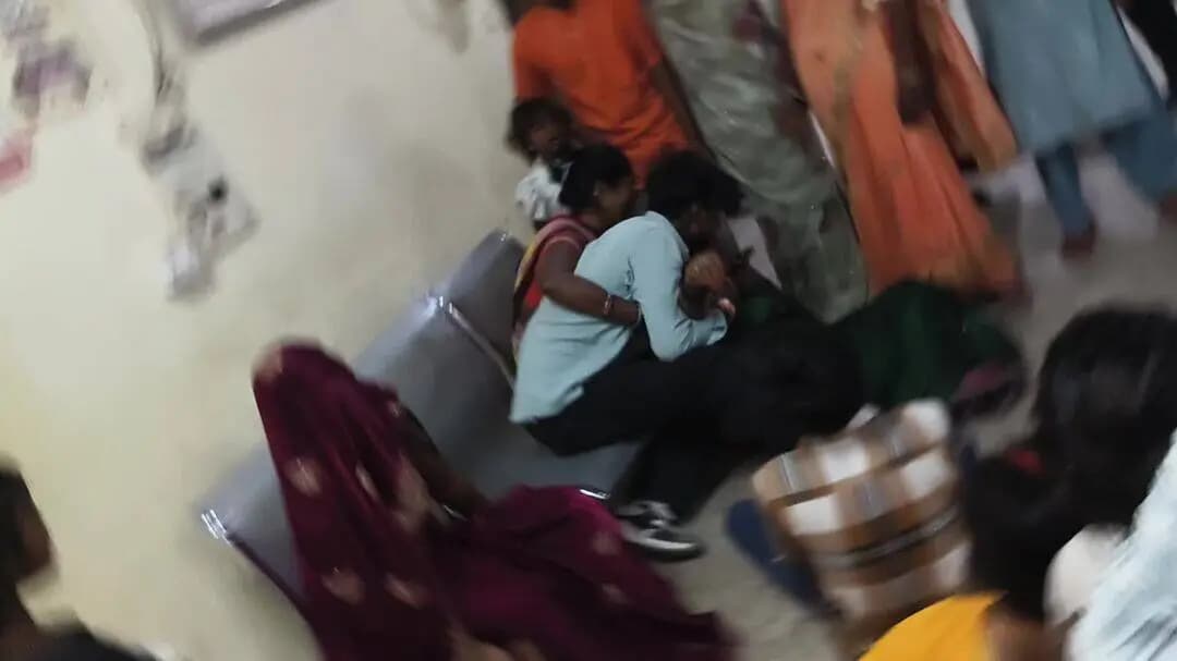शोहरतगढ़: शोहरतगढ़ थाना क्षेत्र के नकथर गांव के पास दो बाइक की आमने सामने टक्कर, दो युवकों की हुई मौत।