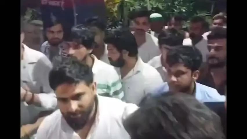 बड़ौत: हरियाणवी यूट्यूबर हर्ष चिकारा को बामनोली पहुंचने से पहले पुलिस ने रोका, पिंकी चौधरी से विवाद में सोशल मीडिया पर चैलेंज
