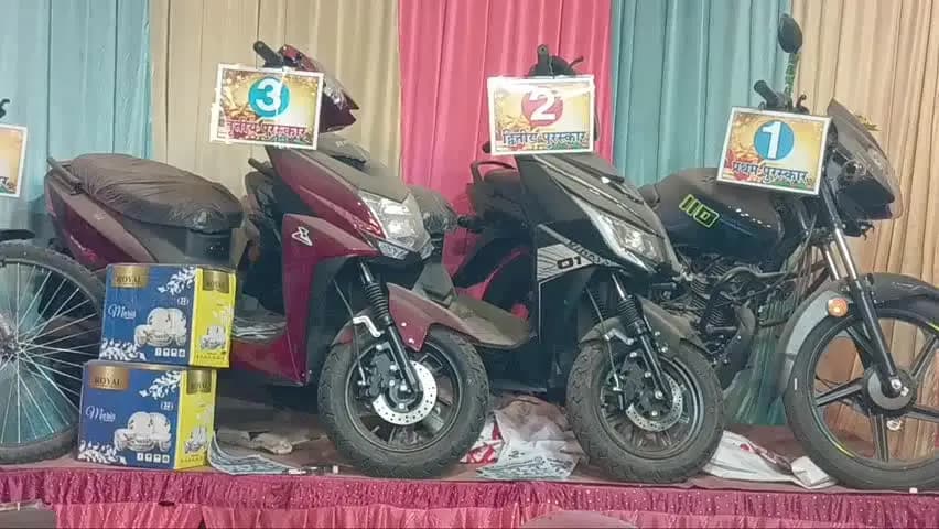 लालबर्रा: माँ सरस्वती महोत्सव में बंपर पुरस्कार वितरण, लालबर्रा ग्राउंड में उमड़ी भीड़