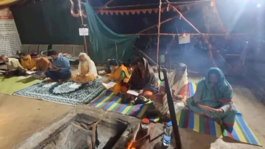 लांजी: सिद्ध धूनी दरबार लांजी में शरद पूर्णिमा पर सुंदरकांड पाठ, भक्तिमय हुआ माहौल श्रद्धालुओं ने पूजा-अर्चना कर सुख-समृद्धि की