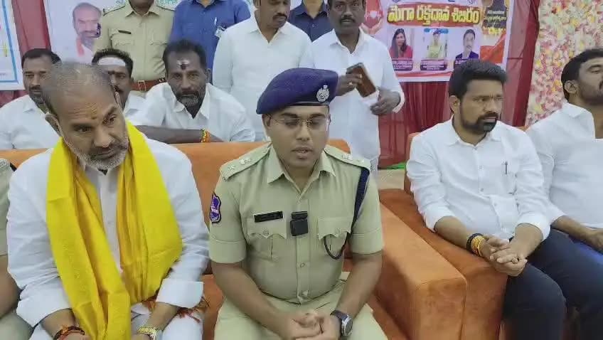 వేములవాడ: పోలీస్ అమరవీరుల సంస్మరణ వారోత్సవాల్లో భాగంగా మీడియాతో మాట్లాడుతున్న రాజన్న సిరిసిల్ల జిల్లా ఎస్పీ మహేష్ బి.గీతే