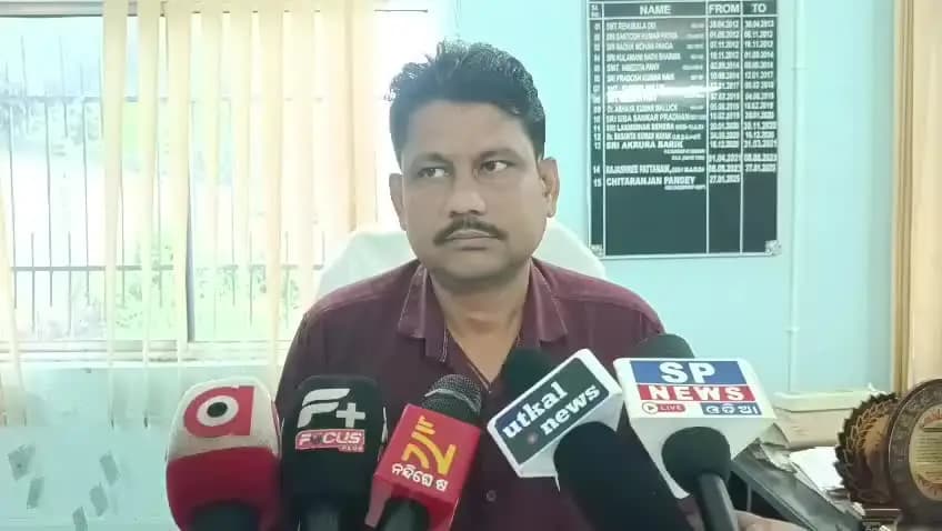 ନୟାଗଡ: ସ୍କୁଲ୍ ଛୁଟି ଘୋଷଣା ପରେ ପ୍ରତିକ୍ରିୟା ରଖିଲେ ନୟାଗଡ ଜିଲ୍ଲା ଶିକ୍ଷଧିକାରୀ