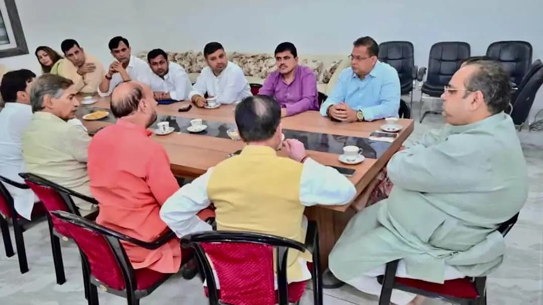 नजफगढ़: भाजपा सांसद कमलजीत सहरावत ने विकास कार्यों, जनसुविधाओं पर की महत्वपूर्ण बैठक