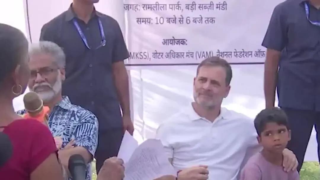 दिल्ली के त्रिलोकपुरी में राहुल गांधी की जनसुनवाई, वोटर लिस्ट से नाम हटाने के आरोप पर चुनाव आयोग पर साधा निशाना